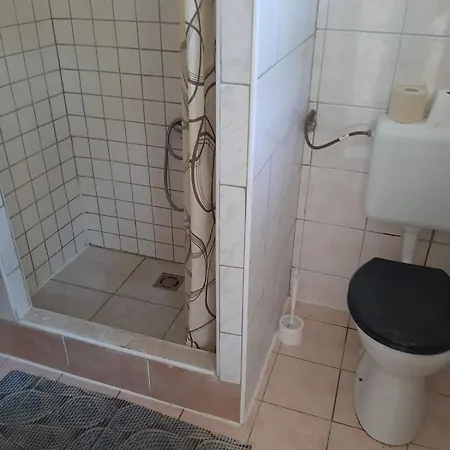 Badacsonyi Kedvezoe Aras Panoramas Maganszallas